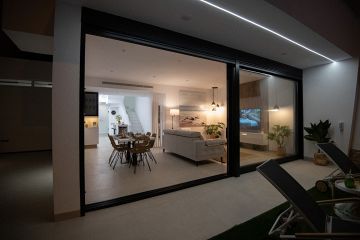 Exclusive villas just 750m from the beach - Spain Select